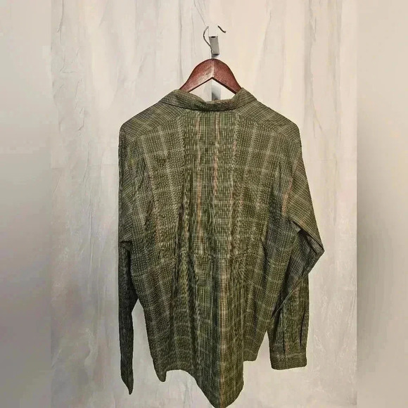 Columbia Men's Olive Green and Orange Plaid Sun Shirt - Medium - Picture 3 of 3